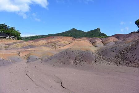 A desert landscape with mountains in the backgroundundefinedの写真素材