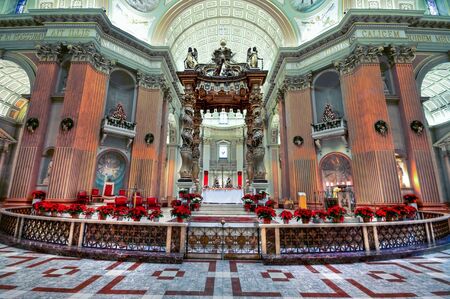 HDR Image of The Altar of the Basilica of Mary Queen of the World in Montrealのeditorial素材
