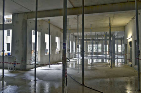 Besançon, France - November 7, 2013: Struts in an empty room on a construction site.のeditorial素材