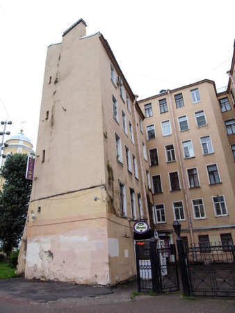 Types of the city of St. Petersburg Petersburg. An unusual building.のeditorial素材