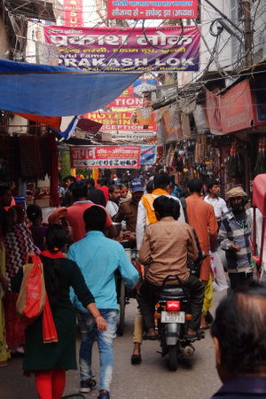 Haridwar, India - November, 6th, 2017. Local market near the Har Ki Pauri in Haridwar.のeditorial素材