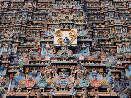 Madurai, India - November, 20th, 2017. Meenakshi Sundareswarar Temple in Madurai. Tamil Nadu, India. It is a twin temple, one of which is dedicated to Meenakshi, and the other to Lord Sundareswararの写真素材