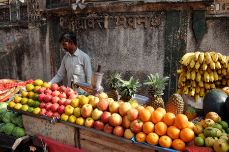 Rishikesh, India - November, 9th, 2017. Local fruit market in Rishikeshのeditorial素材