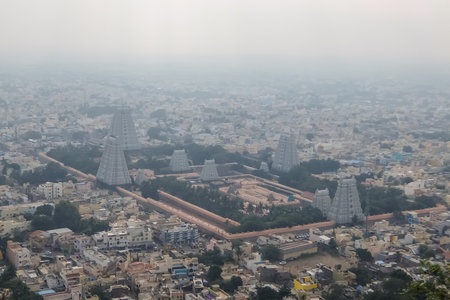 Foto de Tiruvannamalai, India - December, 20th, 2016. View of Annamalaiyar Temple - Imagen libre de derechos