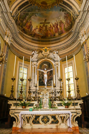 Verolavecchia, Italy - Circa September 2018. Interiors of catholic church (Parrocchia dei Ss. Pietro e Paolo Apostoli di Verolavecchia).のeditorial素材