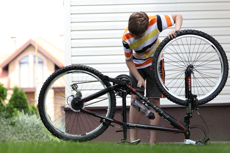 bike repairの写真素材