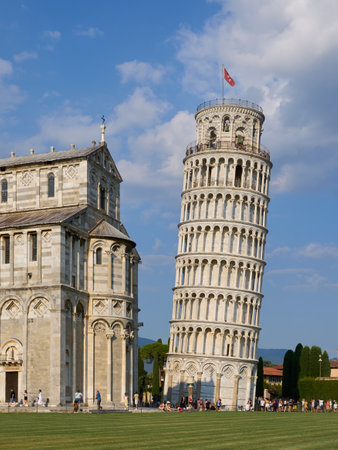 The leaning tower located in Pisa, Italyの写真素材