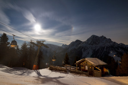 Moon mountain viewのeditorial素材