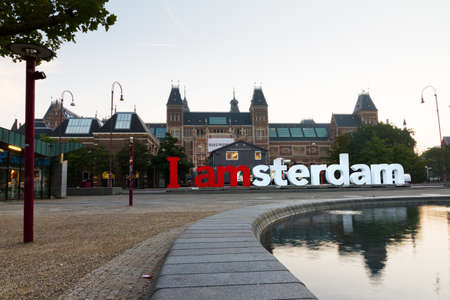 Museum square I AM AMSTERDAM letters with the museum building in the backgroundのeditorial素材