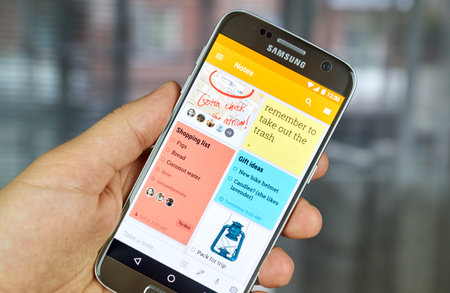 MONTREAL, CANADA - JUNE 23, 2016 : Google Keep notes and lists application on Samsung S7 screen. The...
