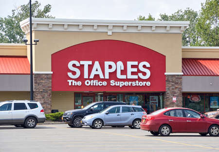 PLATTSBURGH, USA - AUGUST 23, 2017 : Staples store and logo. Staples, Inc. is an American multinational office supply retailing corporation, with over 1,500 stores in North America.のeditorial素材