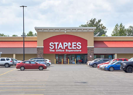 PLATTSBURGH, USA - AUGUST 23, 2017 : Staples store and logo. Staples, Inc. is an American multinational office supply retailing corporation, with over 1,500 stores in North America.のeditorial素材