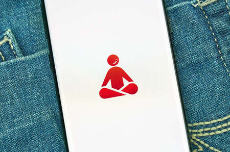 MONTREAL, CANADA - December 23, 2018: Meditation android app 10 percent Happier on Samsung s8 screen.のeditorial素材