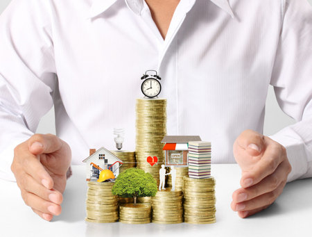 Begin for mortgage concept by money house from coins