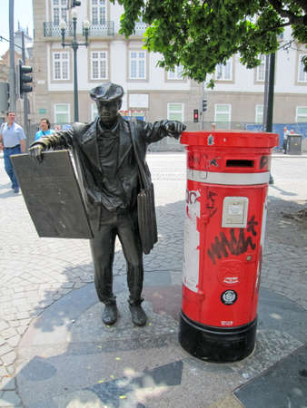 Porto, Portugal - June 12, 2017: Bronze statue in Porto, Portugal. Bronze statue in Porto, Portugal.のeditorial素材