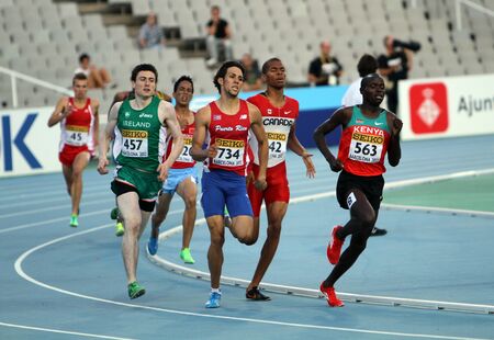 BARCELONA, SPAIN - JULY 14  athletes compete in the 800 meters semi final on the 2012 IAAF World Junior Athletics Championships on July 14, 2012 in Barcelona, Spain のeditorial素材