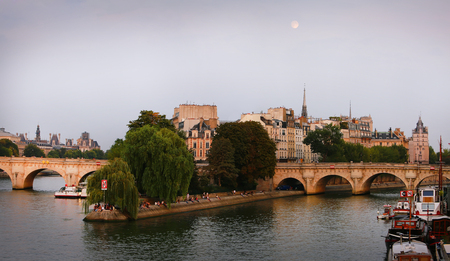 Cite island in Paris, France.のeditorial素材