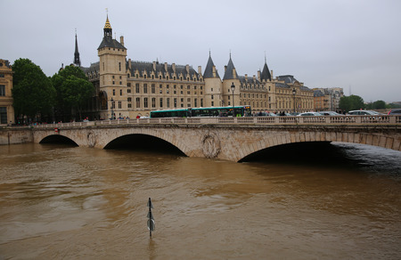 Seine river flood in Paris on june 02, 2016 in Paris, France. The rising waters of the Seine overflowed riverbanks, roads and rail tracks across Parisのeditorial素材