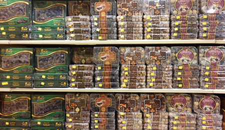 Fresh date fruits shop in Mecca, Saudi Arabiaのeditorial素材