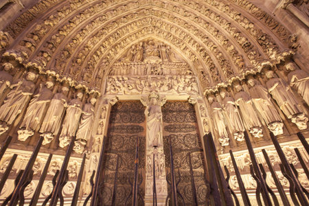 Night time view of Cathedral  Ntre Dame, franceのeditorial素材