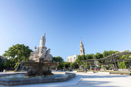 esplanade charles de Gaulle, Nimes Franceのeditorial素材