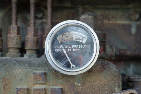 old tube oil pressure check in heavy machineの写真素材