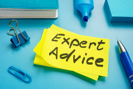 Expert Advice phrase on the yellow memo stick.の写真素材