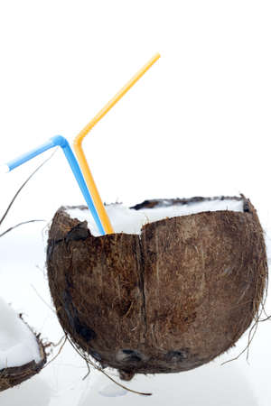 Kokusnuss mit Strohhalm, Pina Colada und Cocktailsの写真素材