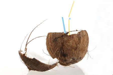 Kokusnuss mit Strohhalm, Pina Colada und Cocktailsの写真素材