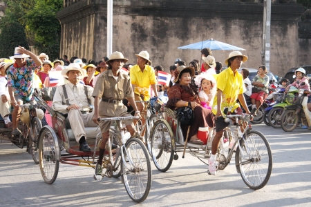 LOP BURI, THAILAND - NOVEMBER 1  Loy Krathong festival in Lop Buri People parade in Loy Krathong festival on November 1,2009 in Lop Buri, Thailand  のeditorial素材