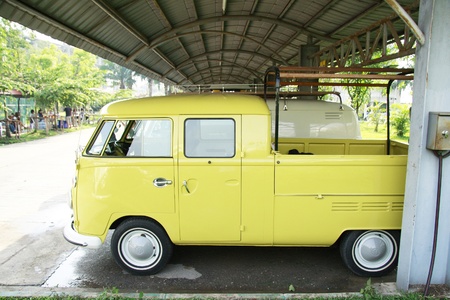 PATHUMTHANI,THAILAN D - MARCH 22   Volkswagen retro vintage car in Split Bus   Scooter Show 2009 on March 22, 2009 in Rangsit University,Pathumthani ,Thailand のeditorial素材