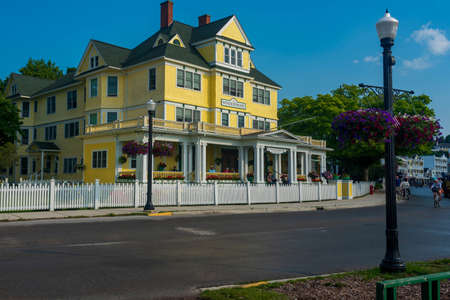 Mackinaw Island, MI - July 14, 2021: Exterior view of the Windermere Hotel on Mackinac Island, MI on July 14, 2021.のeditorial素材
