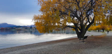 Panorama view landscape view at Wanaka lake New zealand in autumn.の写真素材