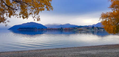 Panorama view landscape view at Wanaka lake New zealand in autumn.の写真素材