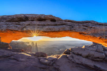 Sunrise at Mesa arch USAの写真素材