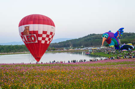 CHIANGRAI, THAILAND - February 16 2018: Hot air balloons at Singha park Chiangrai in Singhapark Chiangrai International BalloonFiesta 2018.のeditorial素材