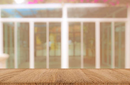  Wood board empty table in front of blurred background.の写真素材