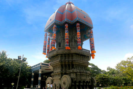 Valluvar Kottam is a popular monument in Chennai, Tamilnadu, India which is dedicated to the classical Tamil poet, philosopher and saint Thiruvalluvar. Thiruvalluvar wrote his famous Thirukkuralのeditorial素材