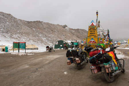LADAKH,INDIA - SEPTEMBER 2014 : Motorcycle roadtrip at Chang La Pass, the third highest driveable mountain pass in the world 5300m. above sea level, Ladakh, jammu & kashmir, Indiaのeditorial素材