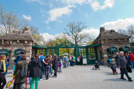 Queue to ticket's office of Berlin Zoo at holidays. Berlin Zoo entrance, 01.05.2013のeditorial素材