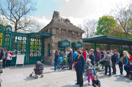 Queue to ticket's office of Berlin Zoo at holidays. Berlin Zoo entrance, 01.05.2013のeditorial素材