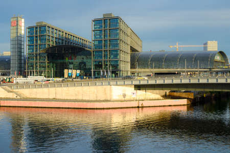 Berlin, Germany - October 08, 2014:  Spree river and Main station in Morning.のeditorial素材