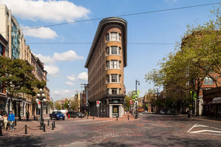VANCOUVER, CANADA - MAY 16: Old Europe Hotel building on May 16, 2007 in Vancouver, Canada. Six-story heritage building, located in Gastown area, was built 1908-1909 by Parr and Fee Architects in flatiron style.のeditorial素材
