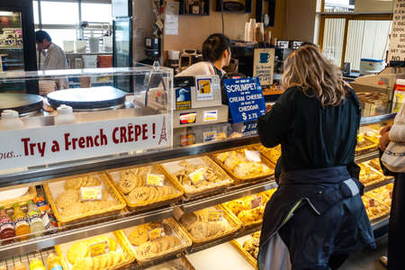 Granville Island Public Market on May 17, 2007 in Vancouver, Canada  Itのeditorial素材