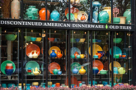 SEATTLE, USA - MAY 18, 2007: Discontinued American dinnerware and old tiles on display in shopping window on Pioneer Square in Seattle. のeditorial素材