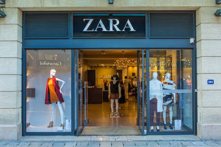 AIX-EN-PROVENCE, FRANCE - AUGUST 14, 2015: Zara shop on the Boulevard de la Republique. It is Spanish clothing and accessories retailer based in Arteixo, Galicia, and founded in 1975 by Amancio Ortega and RosalÃ­a Meraのeditorial素材