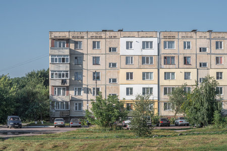 Five-story old concrete prefab residential building. Pereyaslav, Ukraine - July 2022.のeditorial素材