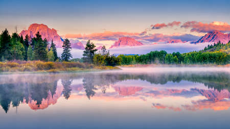 Colorful sunrise on the Snake River in Wyomingの写真素材