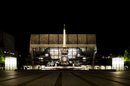 Mendebrunnen at Augustusplatz in Leipzig in front of Gewandhaus at nightのeditorial素材
