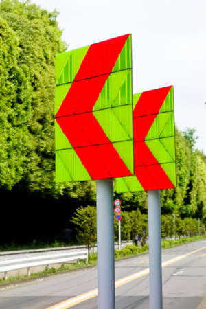 Traffic sign arrow
